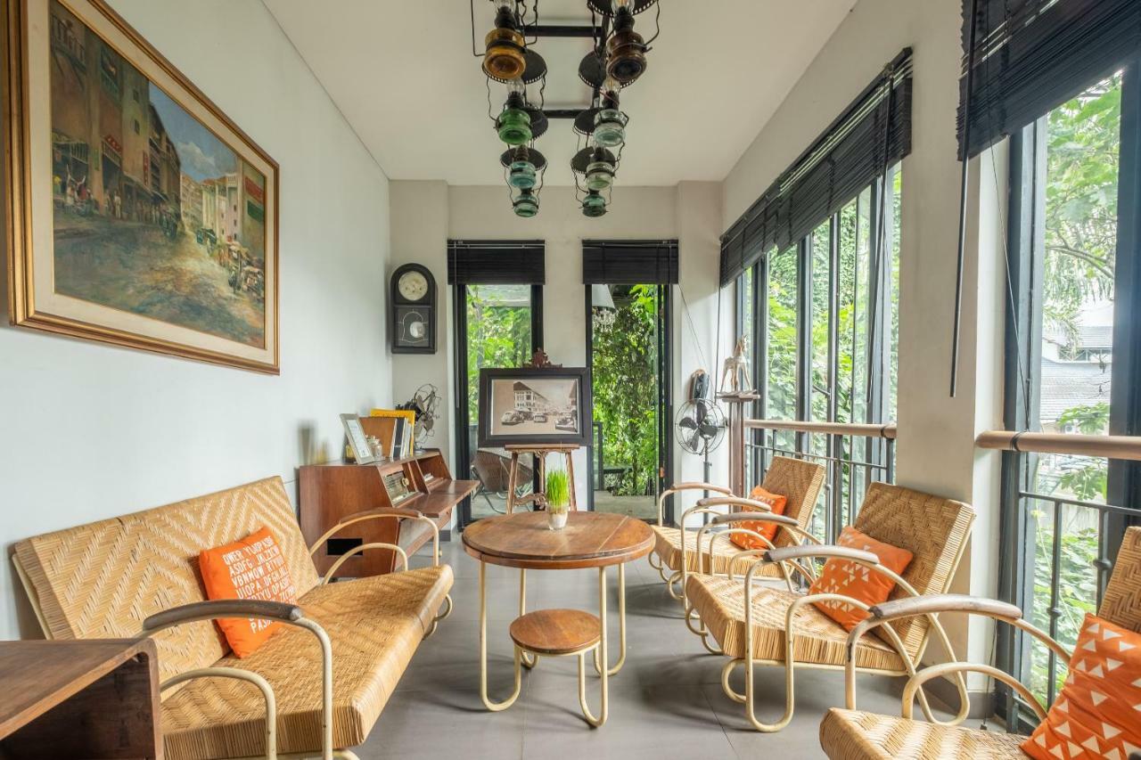 Capital O 852 The Silk At Dago Hotel Bandung Exterior photo